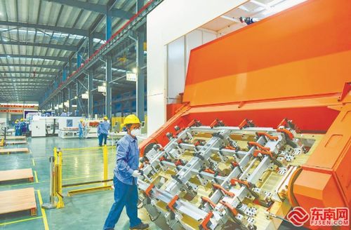 強(qiáng)鏈擴(kuò)鏈生產(chǎn)忙 汽車(chē)廂體制造助力產(chǎn)業(yè)升級(jí)